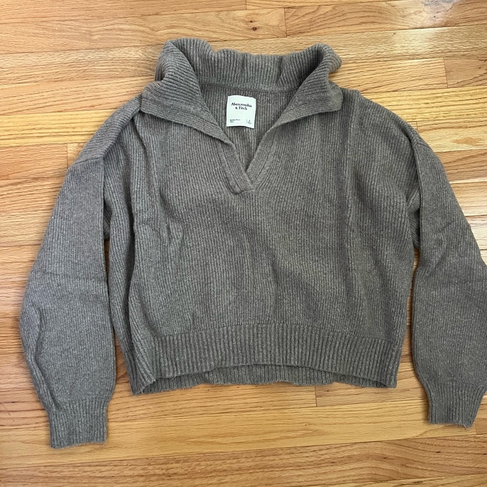 Abercrombie V Neck Sweater with collar